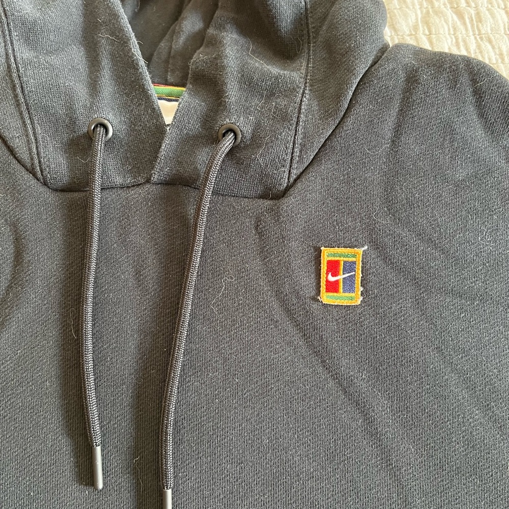 Nike tennis sweatshirt